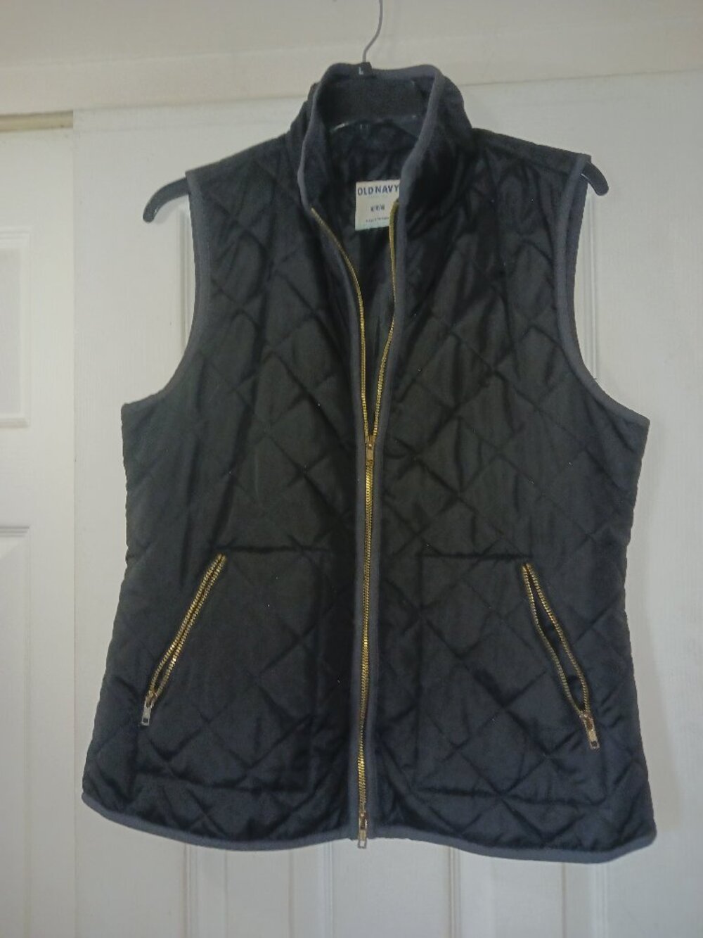 Old Navy Black Quilted Puffer Vest Women's Medium Gold Zip Lightweight Layering